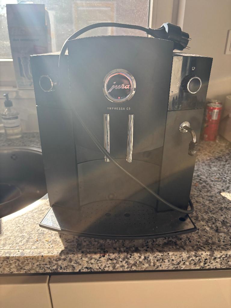 Jura C5 - lees beschrijving, Ophalen, Afneembaar waterreservoir, Gebruikt, Koffiemachine