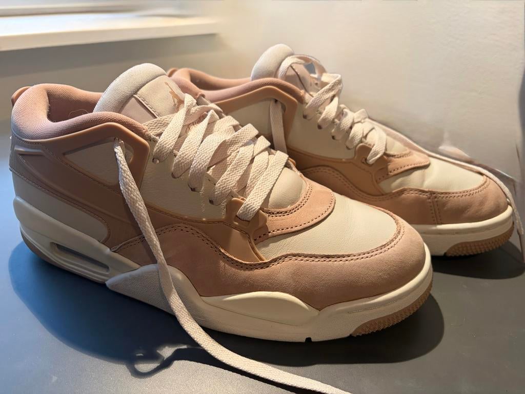 Jordan 4 Retro 'Shimmer' sneakers maat 42, Kleding | Dames, Schoenen, Ophalen of Verzenden, Zo goed als nieuw, Beige, Sneakers of Gympen