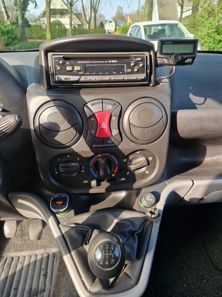 Fiat Doblo 1.3 JTD 2009 - Ingerichte werkbus met imperiaal, Voorwielaandrijving, 74 pk, Zwart, 4 cilinders