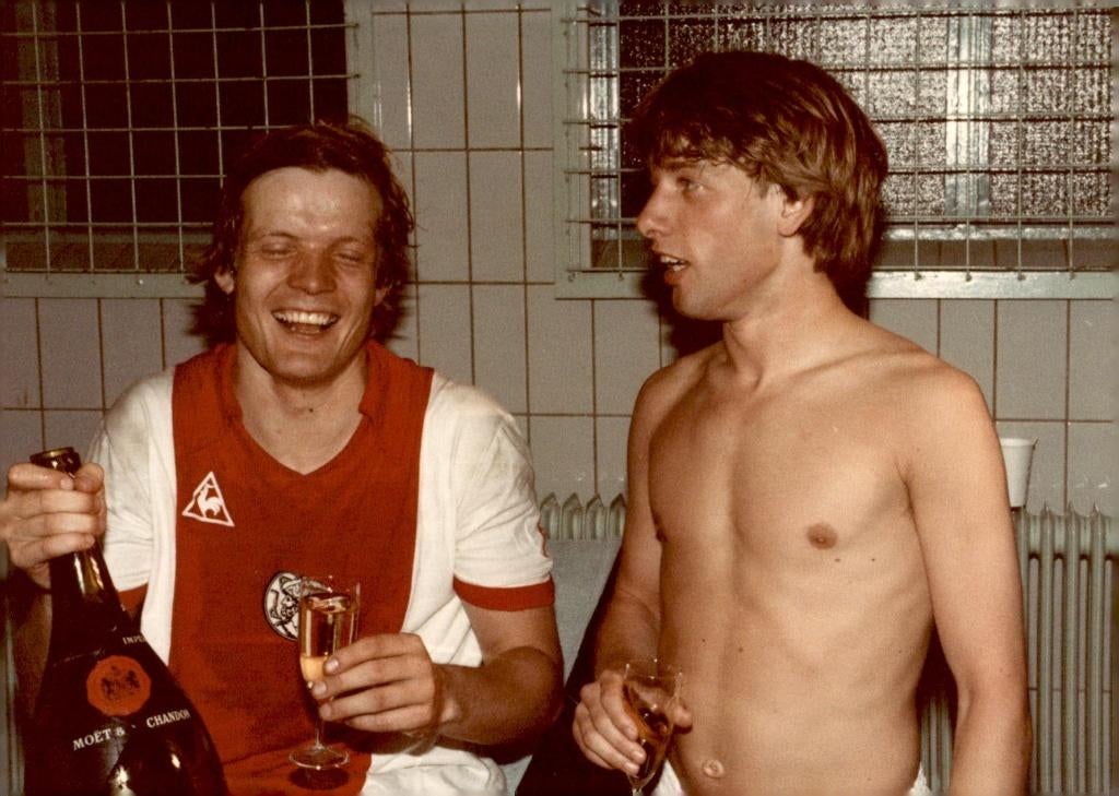 AJAX Sören Lerby en Jesper Olsen, Verzamelen, Sportartikelen en Voetbal, Verzenden, Zo goed als nieuw, Ajax, Spelerskaart