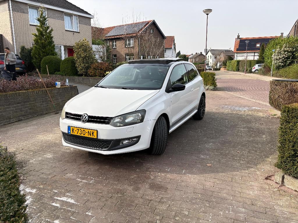 Volkswagen Polo 1.2 TSI 77KW 2011 Wit met Schuifdak en Airco, Auto's, Voorwielaandrijving, Euro 5, Stof, 40 €/maand