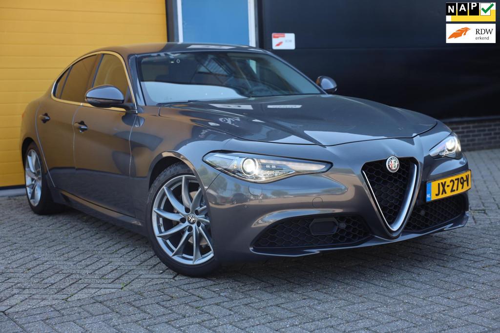 Alfa Romeo Giulia 2.2 Super / TOPSTAAT / Dealer Onderhouden, Auto's, 1349 kg, Achterwielaandrijving, Gebruikt, 4 cilinders