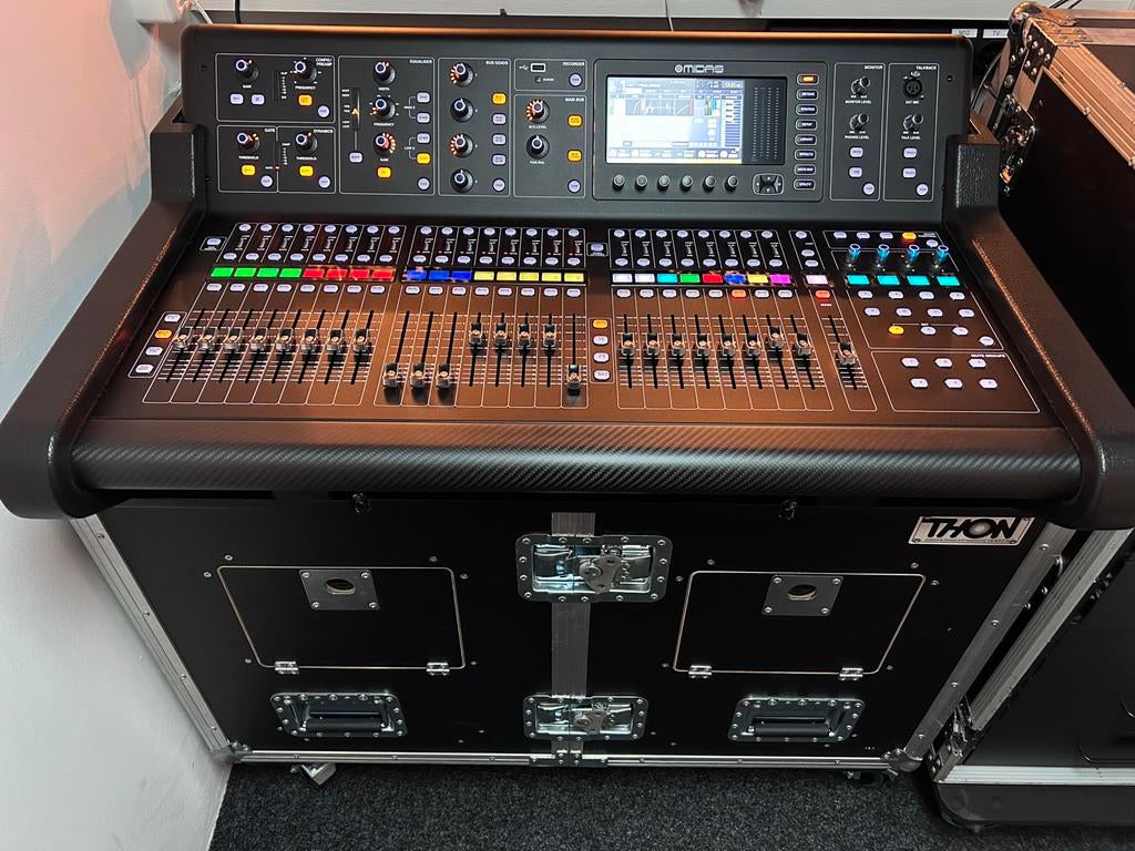Midas M32 Live + luxe flip-case, Muziek en Instrumenten, Mengpanelen, Ophalen, Zo goed als nieuw, 20 kanalen of meer