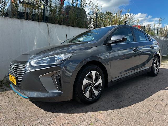 Hyundai IONIQ 1.6 GDi Comfort HYBRID/CARPLAY/NAVI/CRUISE/PDC, Stof, Gebruikt, Adaptive Cruise Control, Origineel Nederlands