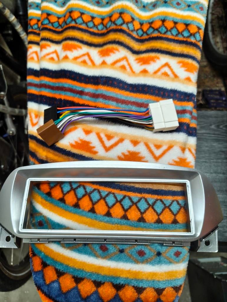 Suzuki Alto Radio Ombouwset 1DIN met Kabelboom, Ophalen of Verzenden, Gebruikt