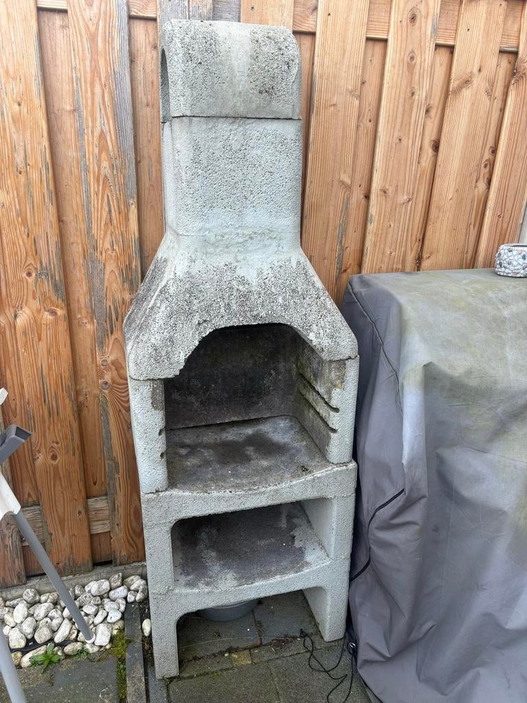 Betonnen Bbq  / tuinhaard, Ophalen, Gebruikt