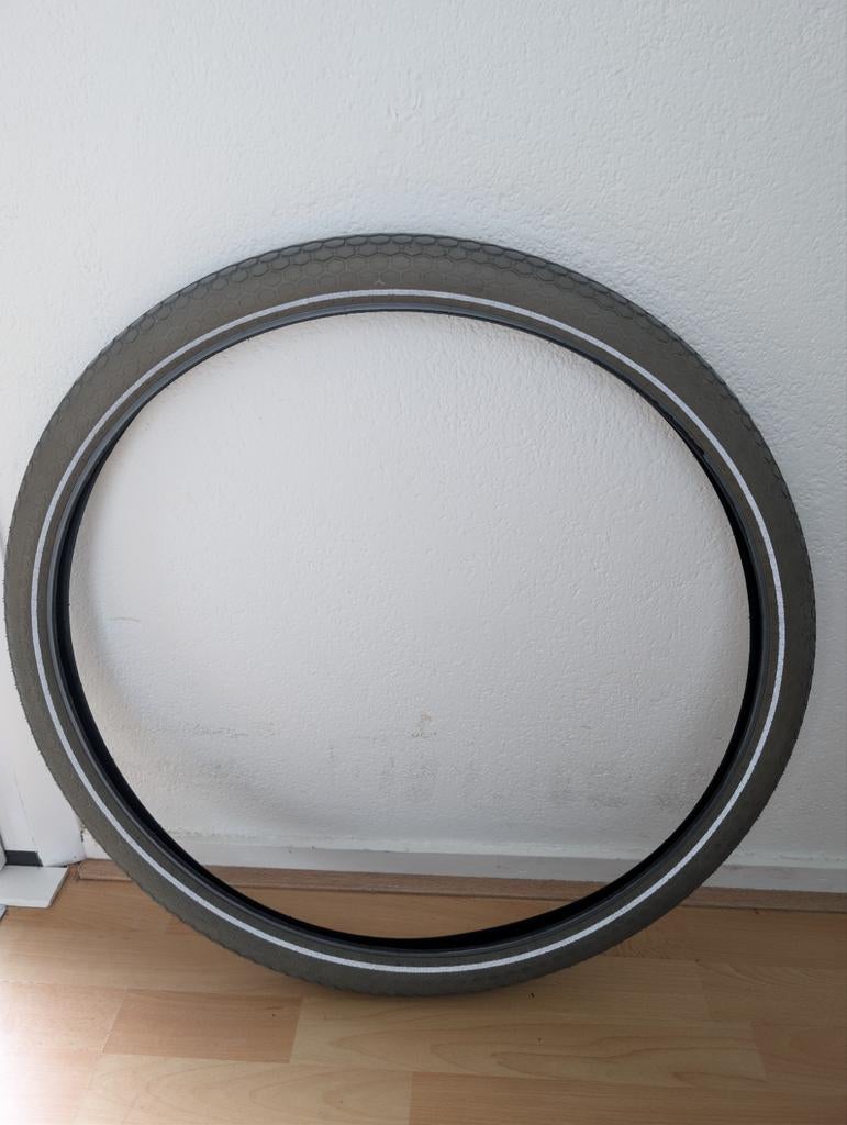 Fietsband (ballonband)- Zo goed als nieuw, Fietsen en Brommers, Fietsonderdelen, Ophalen, Zo goed als nieuw, Band, Continental