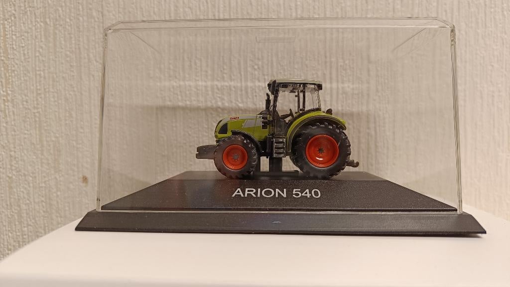 Landbouwminiatuur, Hobby en Vrije tijd, Modelauto's | 1:32, Ophalen of Verzenden, Nieuw, Tractor of Landbouw, Schuco