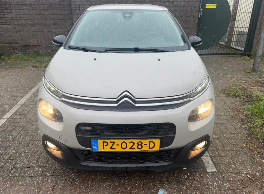 Citroën C3 1.2 Puretech 82pk 2017 Grijs, Voorwielaandrijving, 40 €/maand, Zwart, 1199 cc