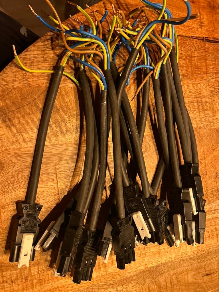 Wieland aansluiten snoeren, Ophalen, Zo goed als nieuw