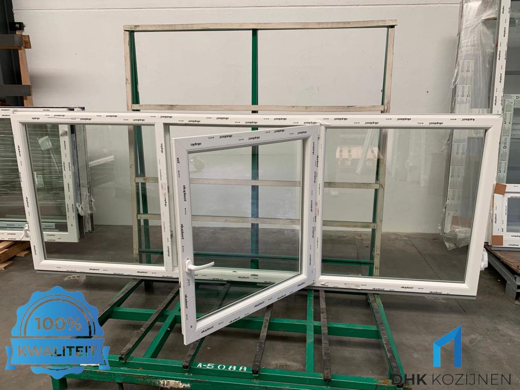 KUNSTSTOF KOZIJN V-DK-V 250x110 - OP VOORRAAD, Doe-het-zelf en Verbouw, Kozijnen en Schuifpuien, Niet ingevuld, Kunststof, Dakkapel