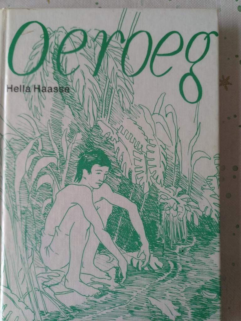 Oeroeg. HELLA Haasse. Grootletter editie., Ophalen of Verzenden, Zo goed als nieuw, Hella Haasse