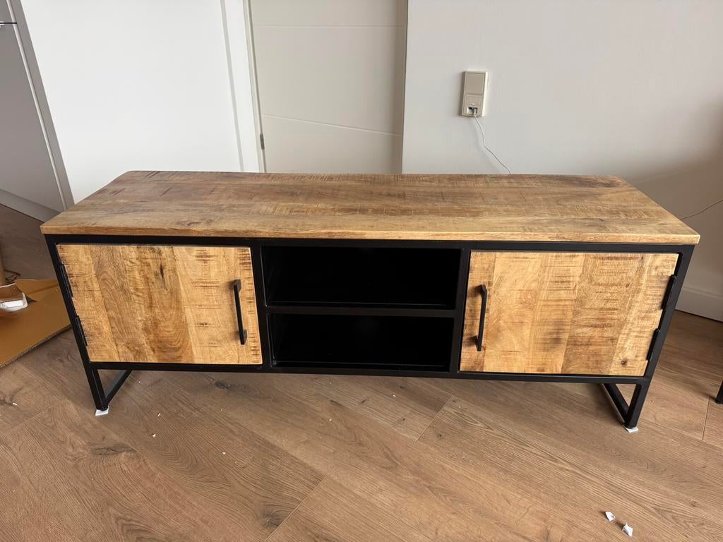 Mangohout tv meubel 130x40x50, Huis en Inrichting, Ophalen, Zo goed als nieuw