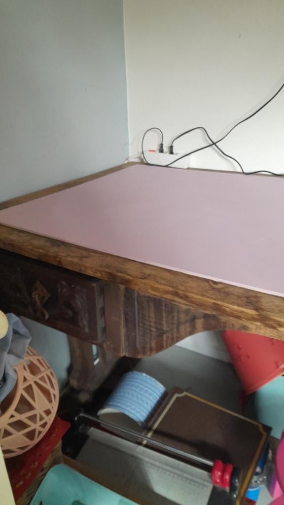 Prachtige houten tafel met vernieuwd bovenblad, Huis en Inrichting, Ophalen of Verzenden