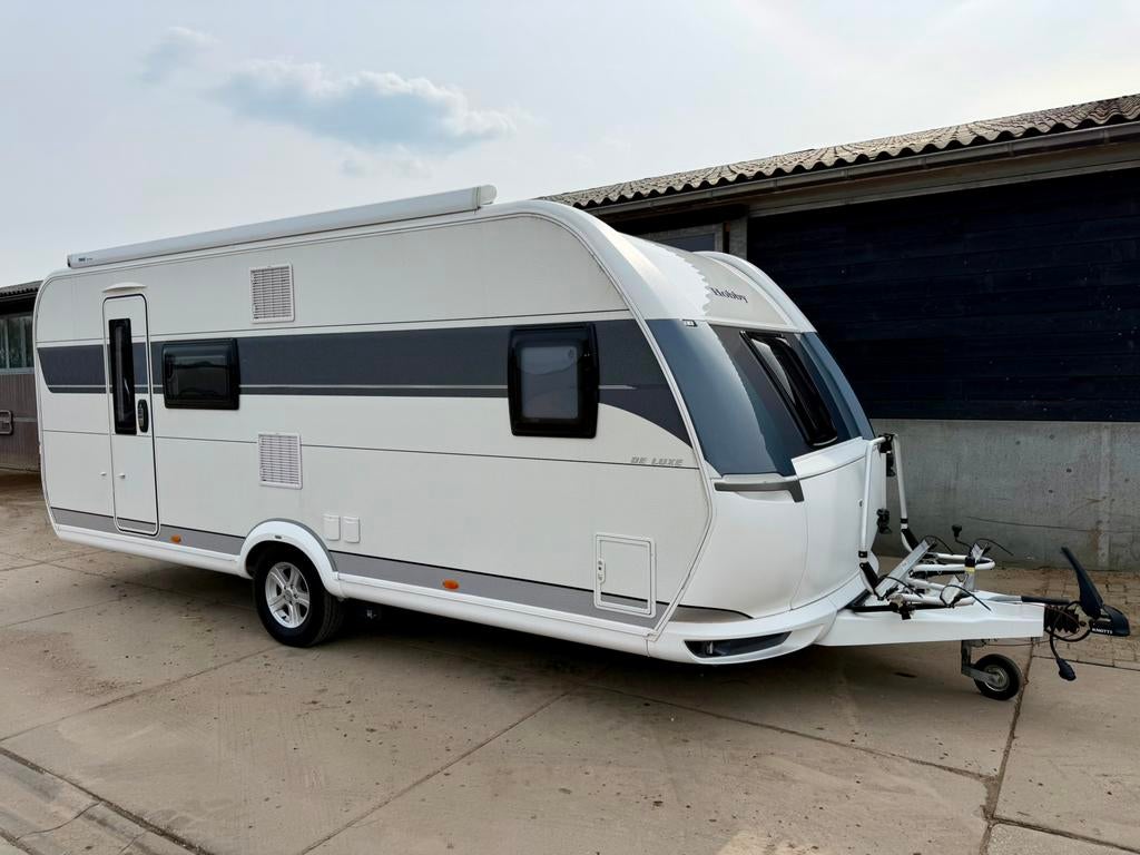 Hobby De Luxe 560 KMFE - Mover,Airco,Luifel,Voortent,2000kg, Hobby, Bedrijf, Treinzit, Omvormbare zithoek