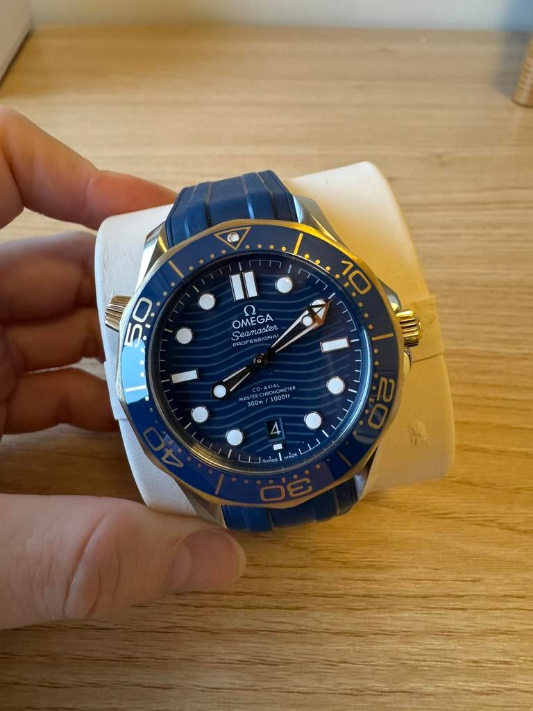 Omega seamaster blue two tone 18k gold diver 300m watch, Ophalen of Verzenden, Zo goed als nieuw, Omega