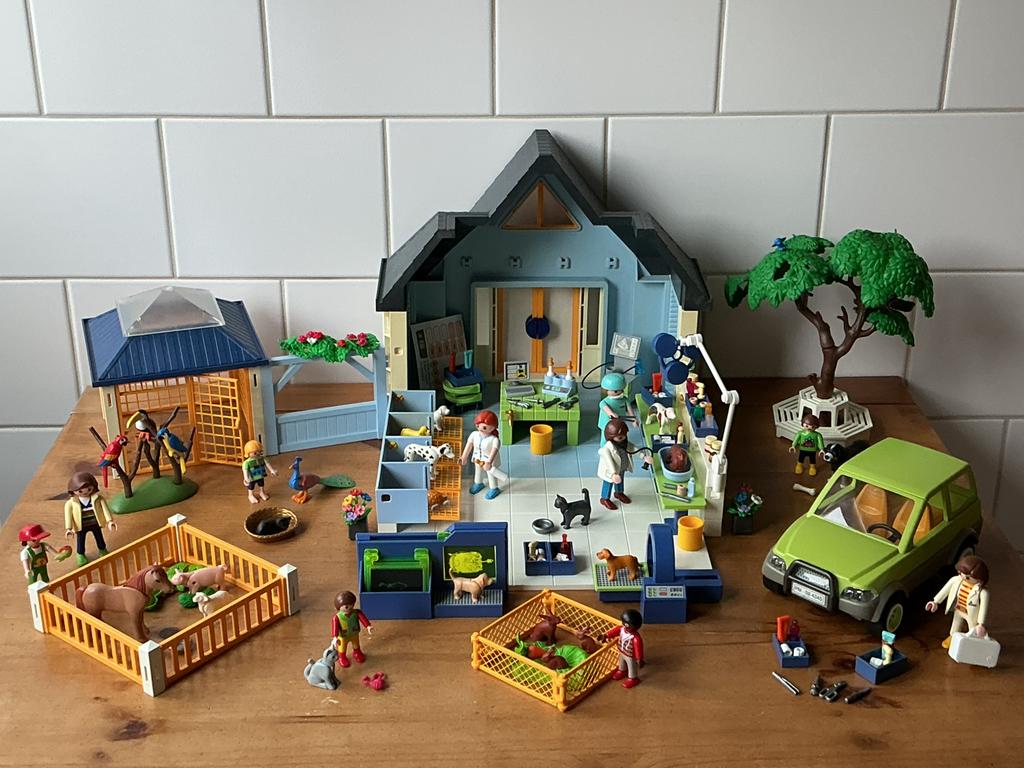 PLAYMOBIL UITGEBREIDE DIERENKLINIEK 🐴 🐰 SUPERSET !!, Ophalen of Verzenden, Gebruikt