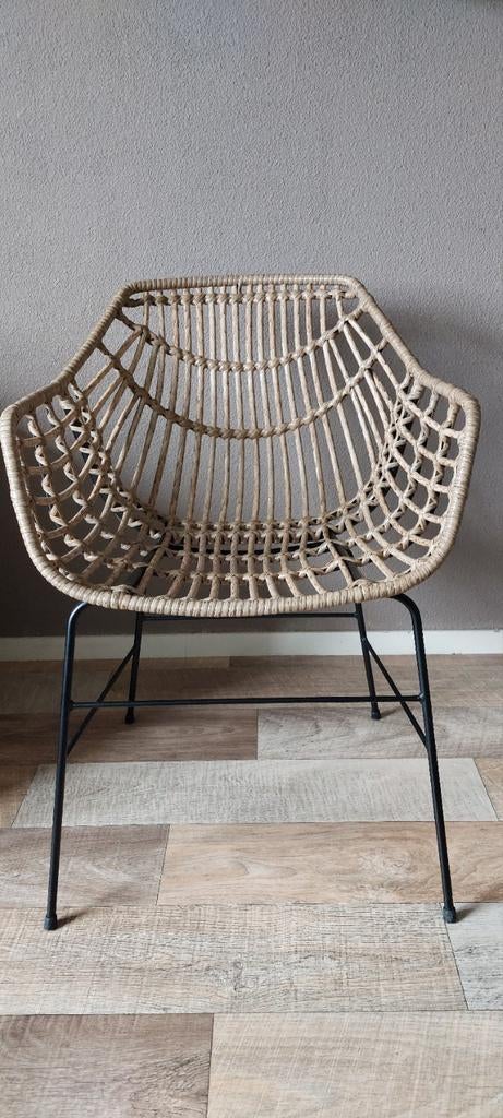Stoel met rietlook en metalen zwarte poten, Ophalen, Zo goed als nieuw, Metaal, Natuurlijke uitstraling, kuipmodel