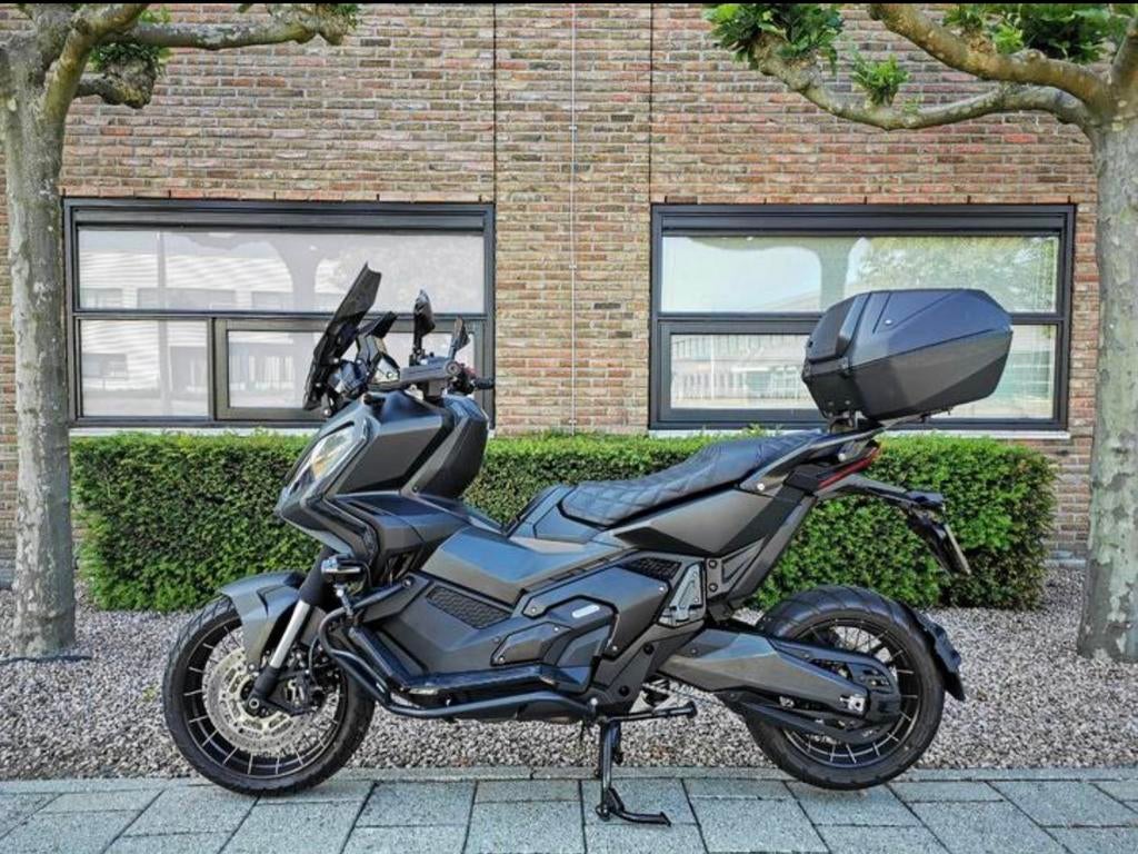 HONDA XADV 750 BLACK EDITION FULL OPTIONS!!