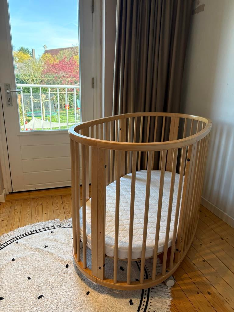 Stokke Sleepi mini wieg + ledikant Naturel V2, Kinderen en Baby's, Ophalen, Zo goed als nieuw, Ledikant