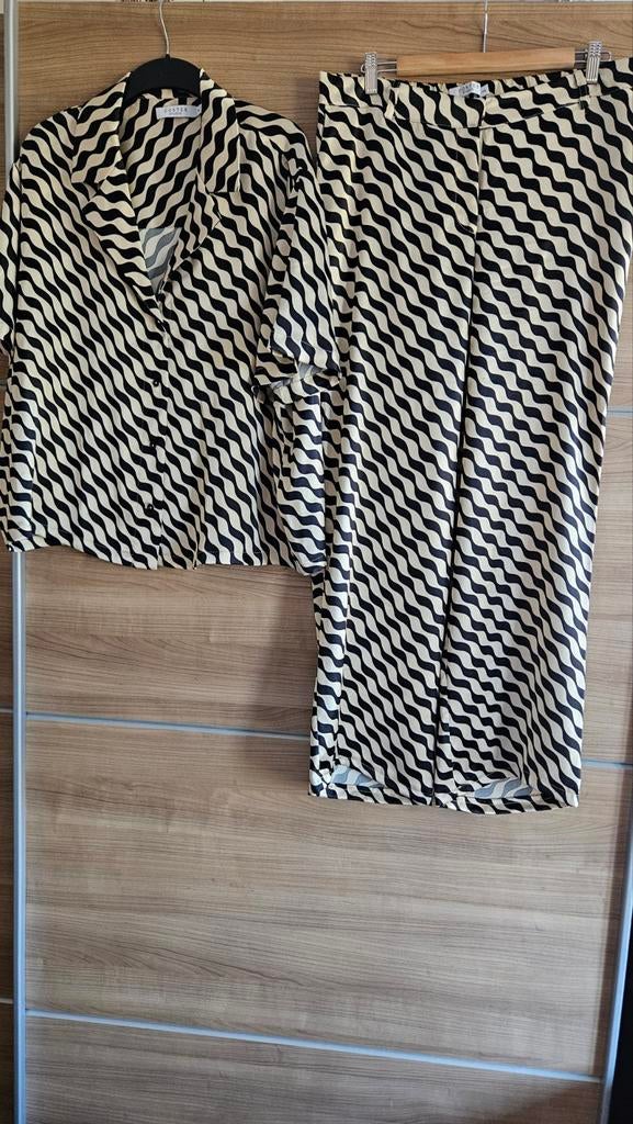 Dames pak zwart/creme gestreept costes Zgan, Kleding | Dames, Ophalen of Verzenden, Zo goed als nieuw, Maat 42/44 (L), Zwart