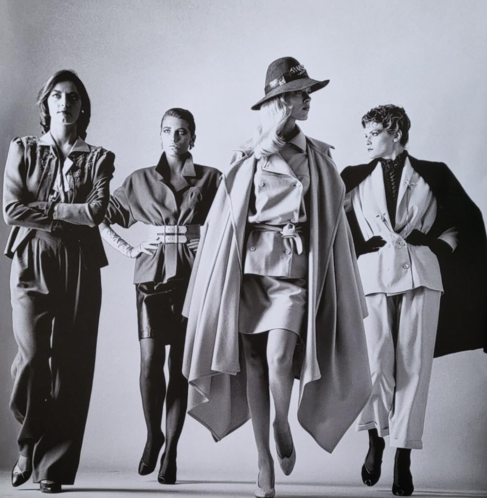 Helmut Newton - They are coming, Paris - 1981, Ophalen of Verzenden