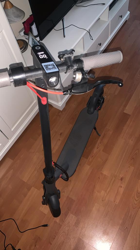 Elektrische Step QMwheel 35 km p/u ophalen Rotterdam-Zuid, Fietsen en Brommers, Steps, Ophalen, Zo goed als nieuw, Elektrische step (E-scooter)