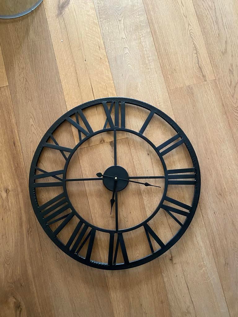 Zwarte Wandklok Quartz 60cm - Romeinse Cijfers, Ophalen, Gebruikt, Analoog, Wandklok
