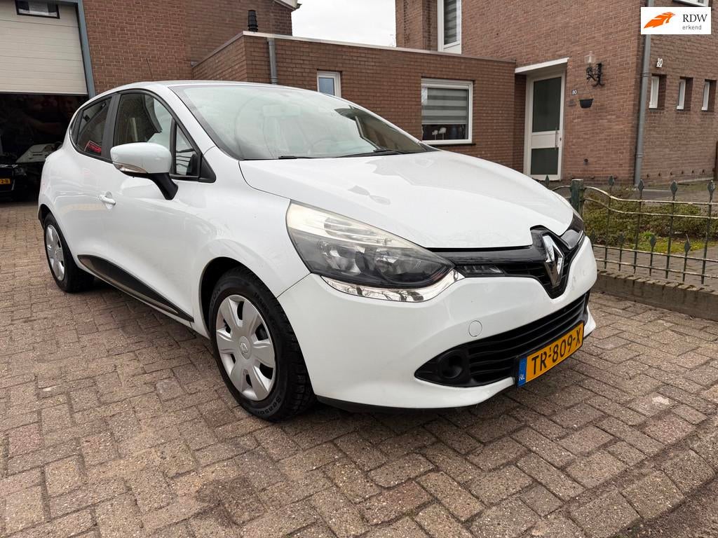 Renault Clio 1.2 Night & Day, Voorwielaandrijving, Euro 5, Gebruikt, Handgeschakeld