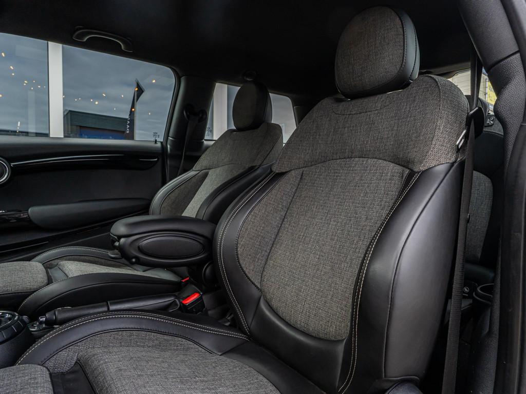 Mini Mini 1.5 Cooper Chili JCW Pack Automaat Keyless, Auto's, Mini, Gebruikt, 4 stoelen, Origineel Nederlands, Bedrijf