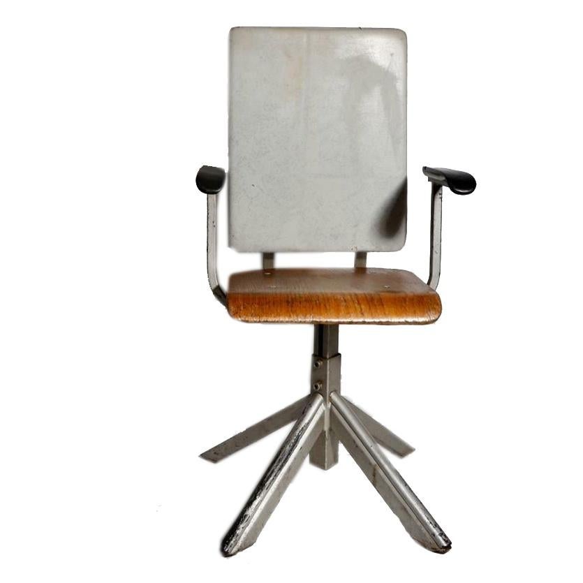 Vintage design KINDERSTOEL skai retro industriëel stoeltje, Kinderen en Baby's, Kinderstoelen, Ophalen, Gebruikt, Overige typen