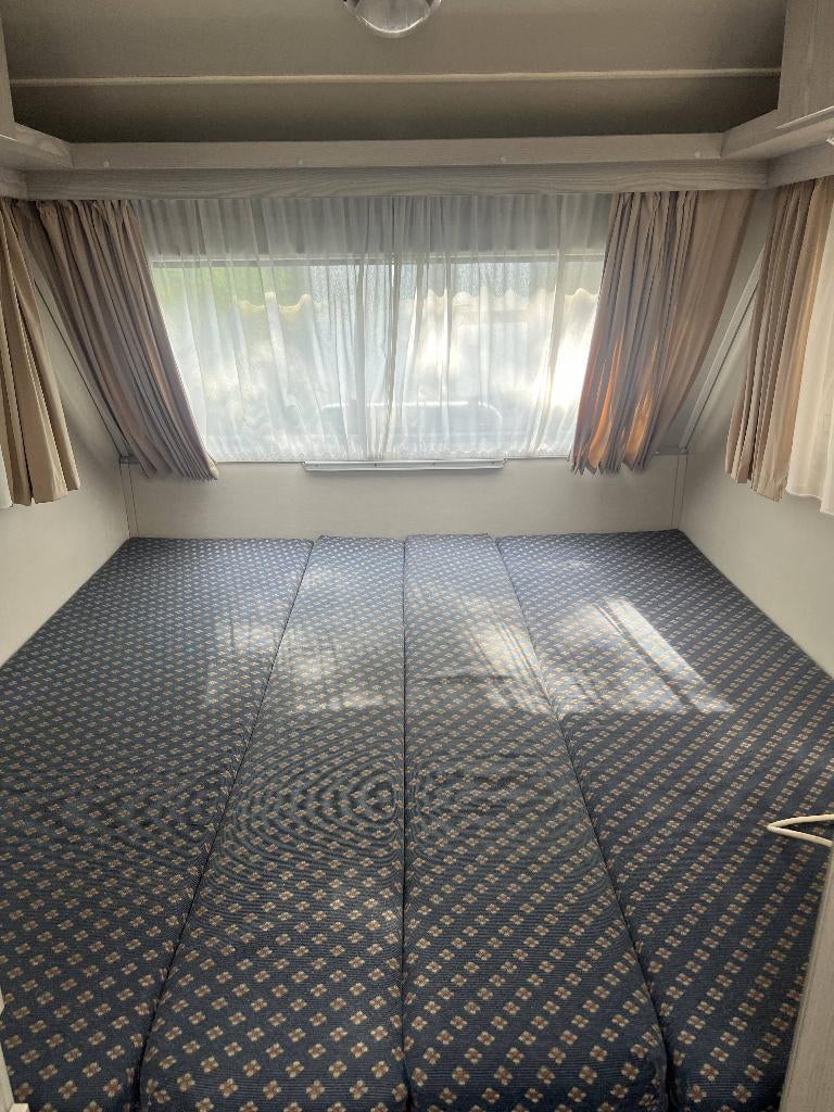 Kip Kompakt 37 EK (1996) | Lichtgewicht | Mover | Voortent, Standaardzit, 75 kg, Kip, Tot en met 2