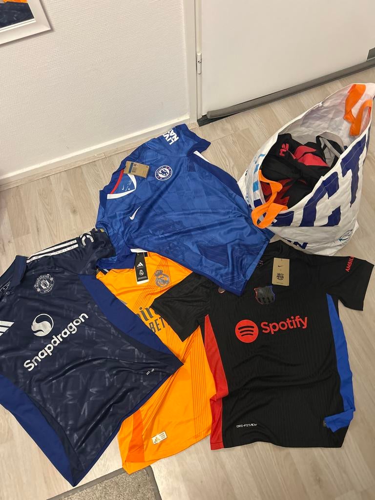 Diverse voetbalshirts met prijskaartje, Verzenden, Nieuw, Shirt