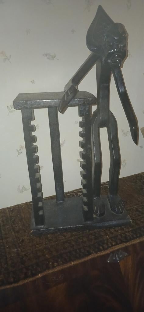 Houten handgesneden cd rek € 25,00, Ophalen, Hout, Cd's