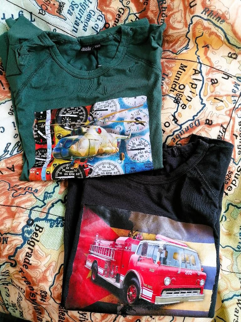 Design Heroes brandweer T-shirt, maat 8-10 jaar =134/140, Kinderen en Baby's, Ophalen of Verzenden, Zo goed als nieuw, Shirt of Longsleeve