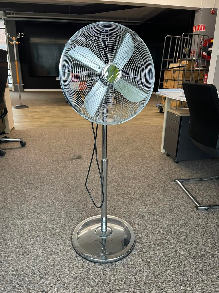 Ventilator staand merk KOENIC, Ophalen, Zo goed als nieuw, Statiefventilator