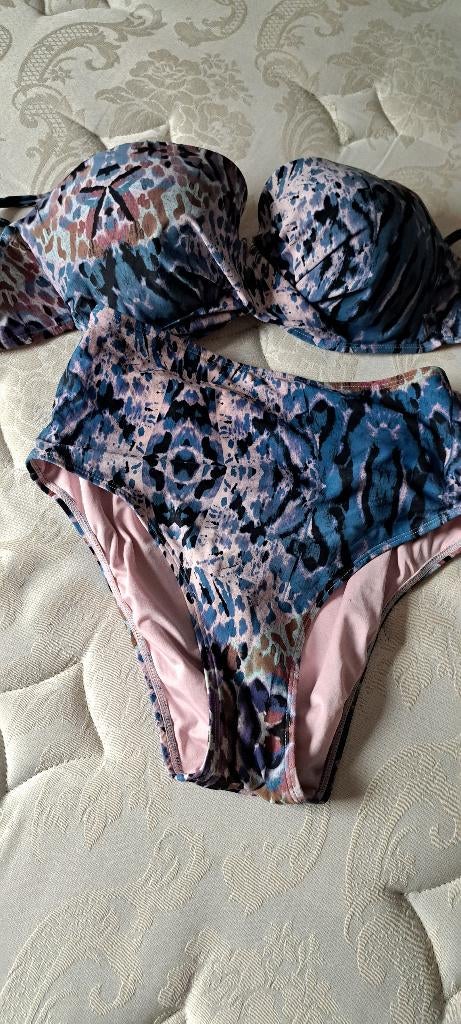Bikini Livera, Overige kleuren, Ophalen of Verzenden, Zo goed als nieuw, Bikini
