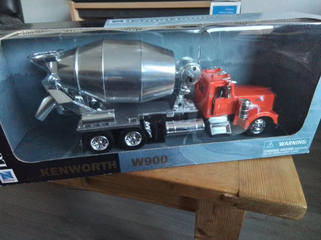 Kenworht cement truck, Hobby en Vrije tijd, Overige merken, N, N, Nieuw