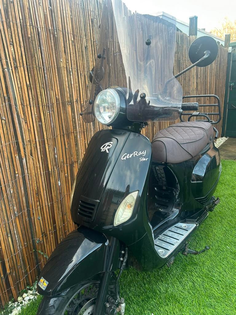 Gerray Star zwarte scooter, Zo goed als nieuw, Benzine, Ophalen, Overige merken