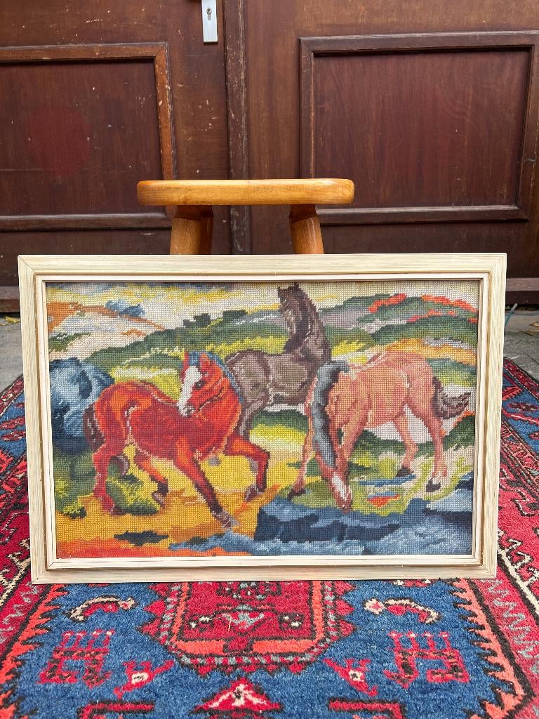 Vintage borduurwerk Picasso stijl paarden kruissteek groot, Ophalen of Verzenden, Gebruikt