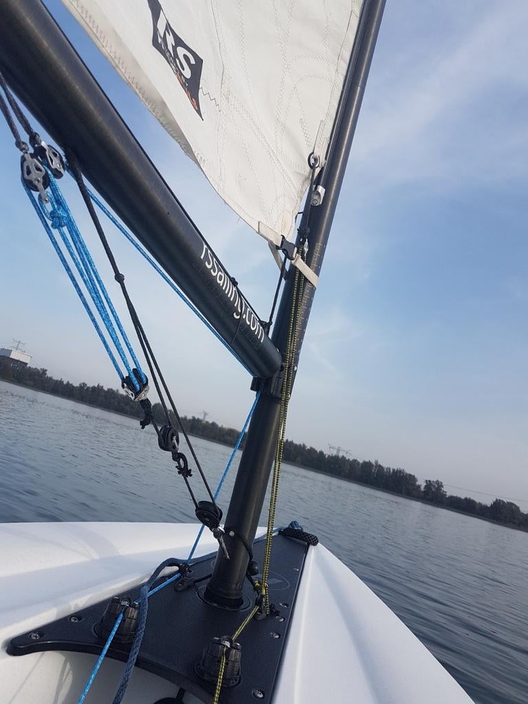 RS Neo Eenmansboot zeilboot, Watersport en Boten, Zeilen en Zeiltoebehoren, Ophalen, Gebruikt, Minder dan 15 m²