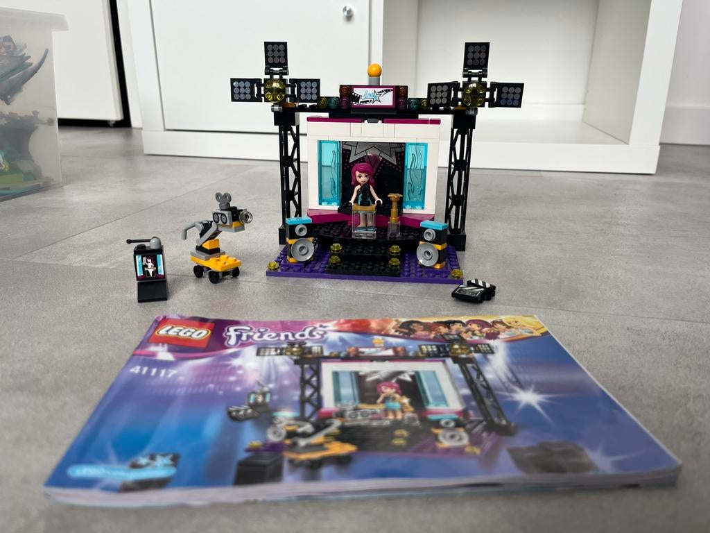 LEGO FRIENDS 41117 LIVI POPSTER’S PODIUM, Ophalen of Verzenden, Zo goed als nieuw, Complete set, Lego
