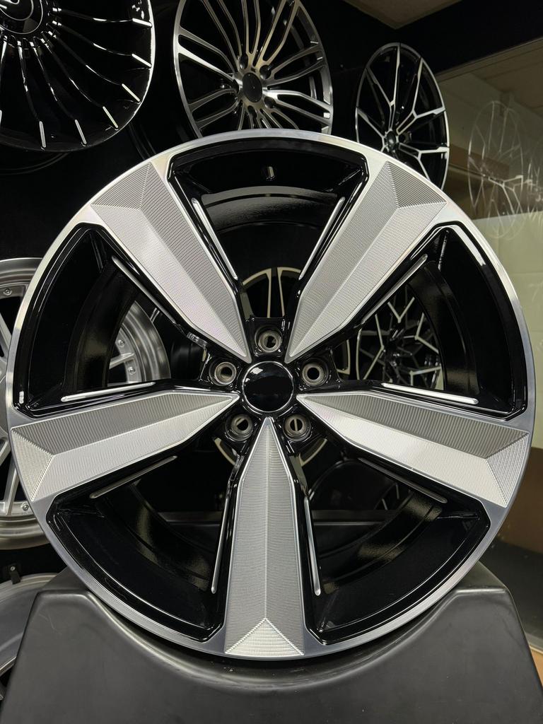 20 inch velgen voor Audi RS look 5x112 A4 A5 A6 Q3 Q5 VW