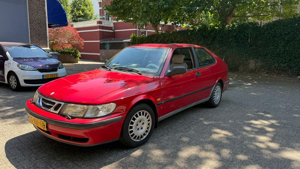 Saab 9-3 2.0 I Coupe AUT 1998 Rood, 65 €/maand, Beige, 4 cilinders, 700 kg