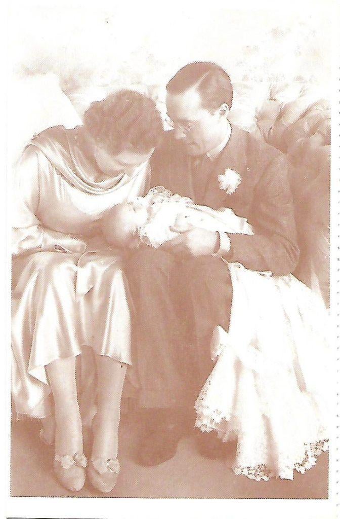 Kon. Huis- -Trotse ouders met prinses Beatrix., Verzenden, 1960 tot 1980, Ongelopen, Overige thema's