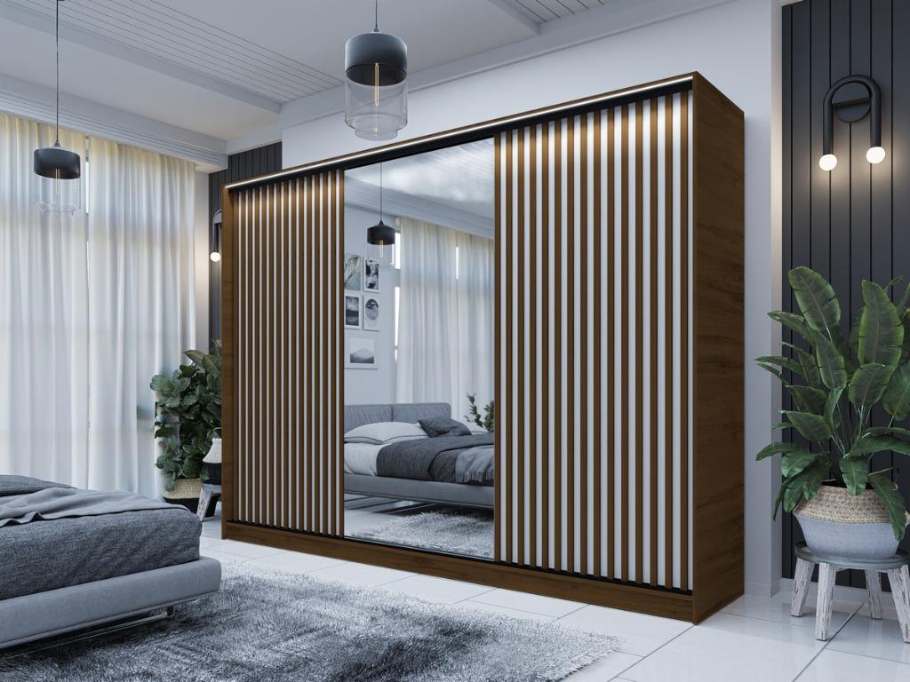 KLEDINGKAST MET TRANSPORT EN MONTAGE