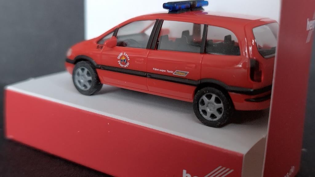 Opel Zafira Feuerwehr Essen 1:87 H0 Herpa Pol, Hobby en Vrije tijd, Leonrodstrasse 46 47 Dietenhoven, Auto, Verzenden, Cars@herpa.de