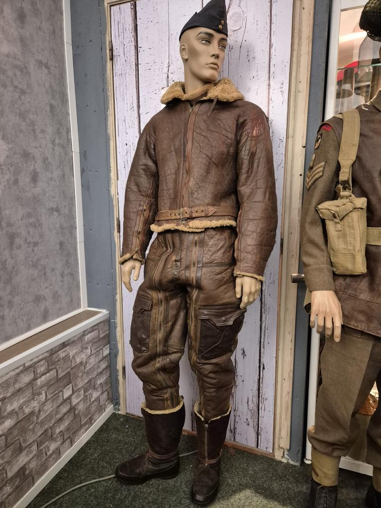 RAF flying suit (irving jacket, flying pants en boots), Verzamelen, Militaria | Tweede Wereldoorlog, Luchtmacht, Kleding of Schoenen