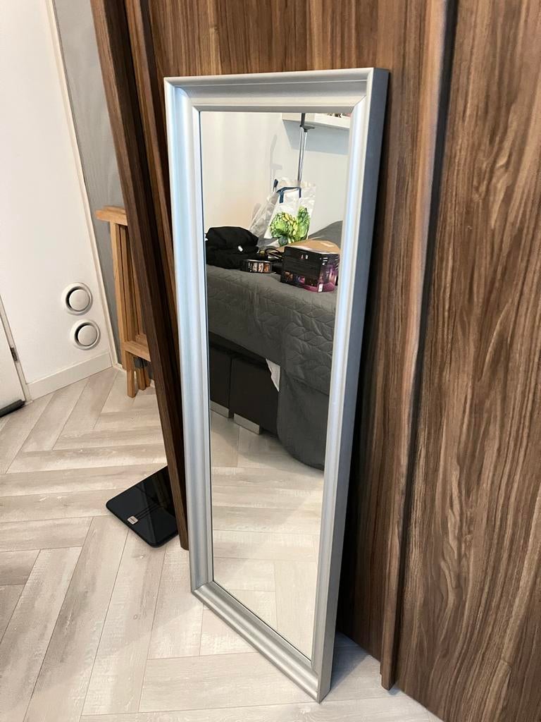Spiegel te koop, Huis en Inrichting, Woonaccessoires | Spiegels, Ophalen, Minder dan 50 cm, Zo goed als nieuw, Minder dan 100 cm