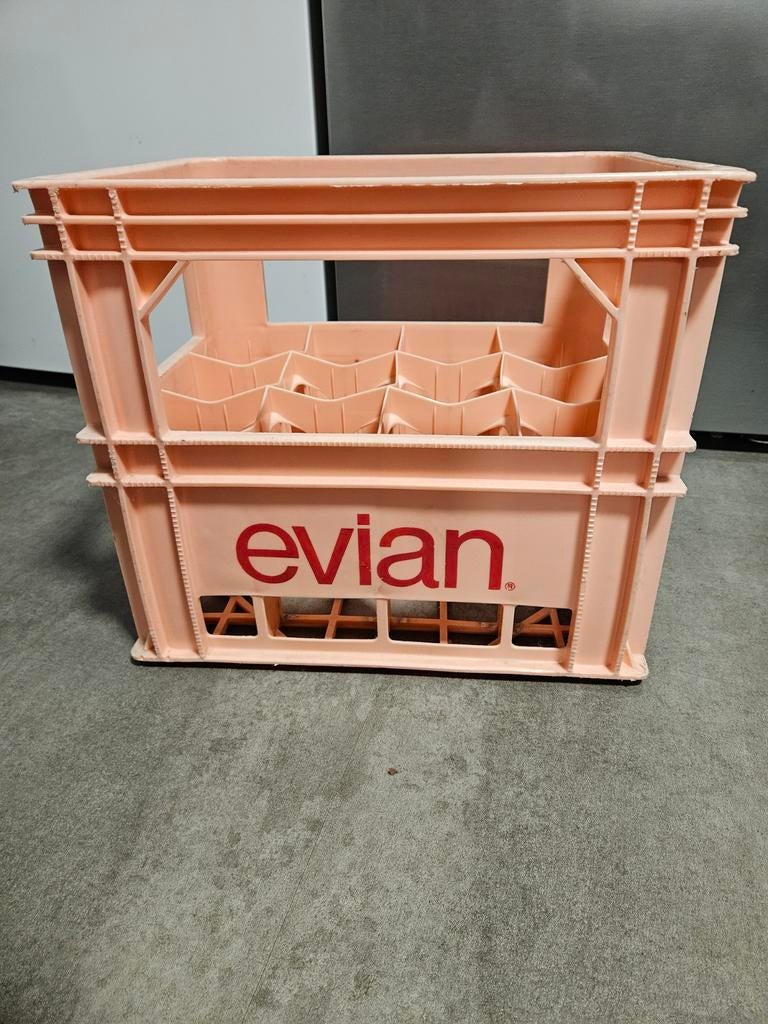 Vintage Evian Krat - Roze Groot Model, Ophalen of Verzenden, Gebruikt, Verpakking